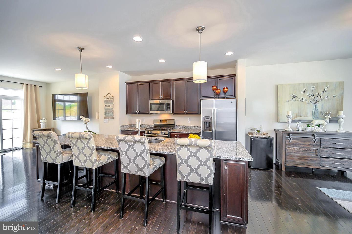 COWAN CROSSING - Residential Lease