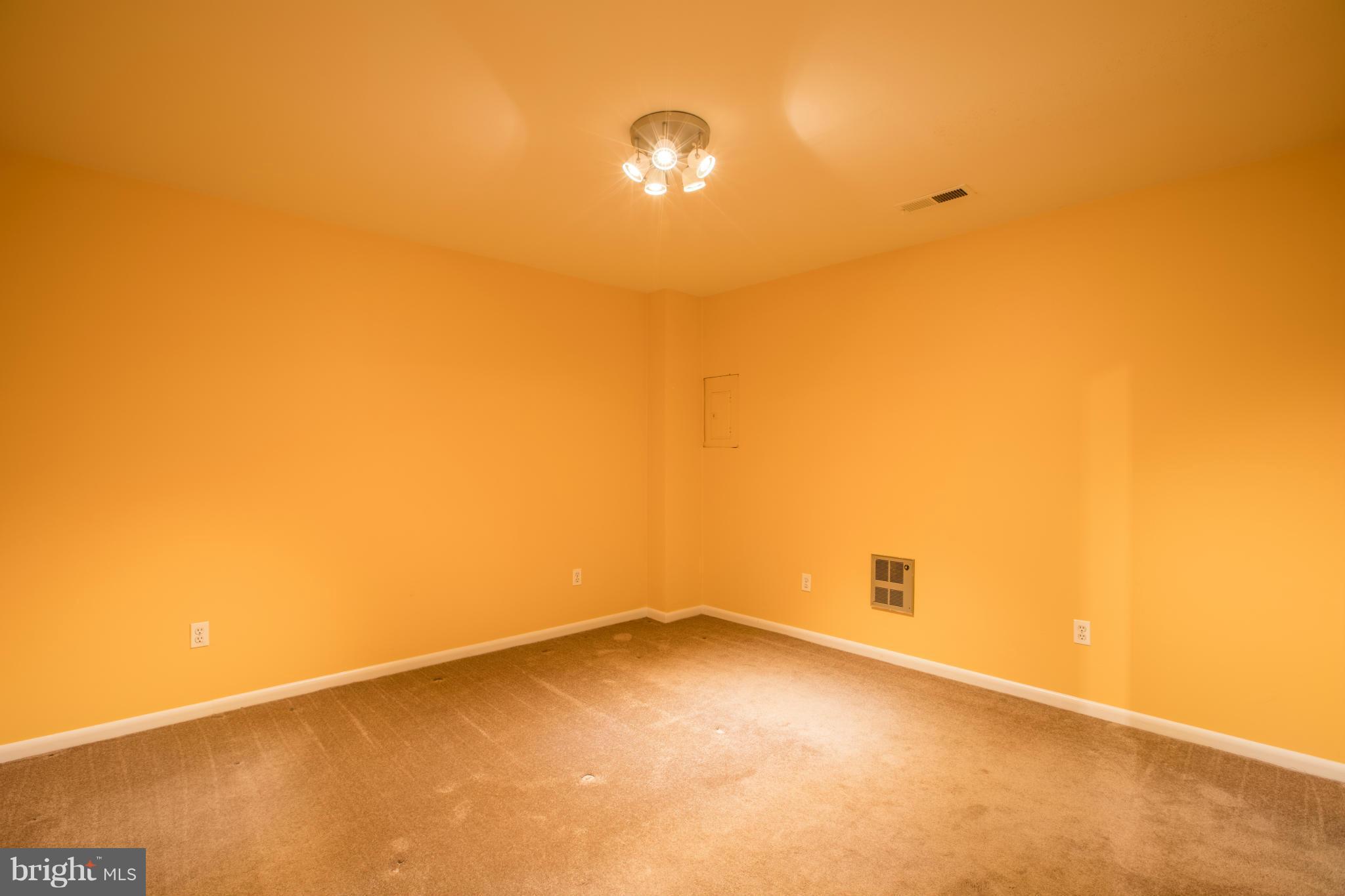 LOVETON FARMS - Residential Lease