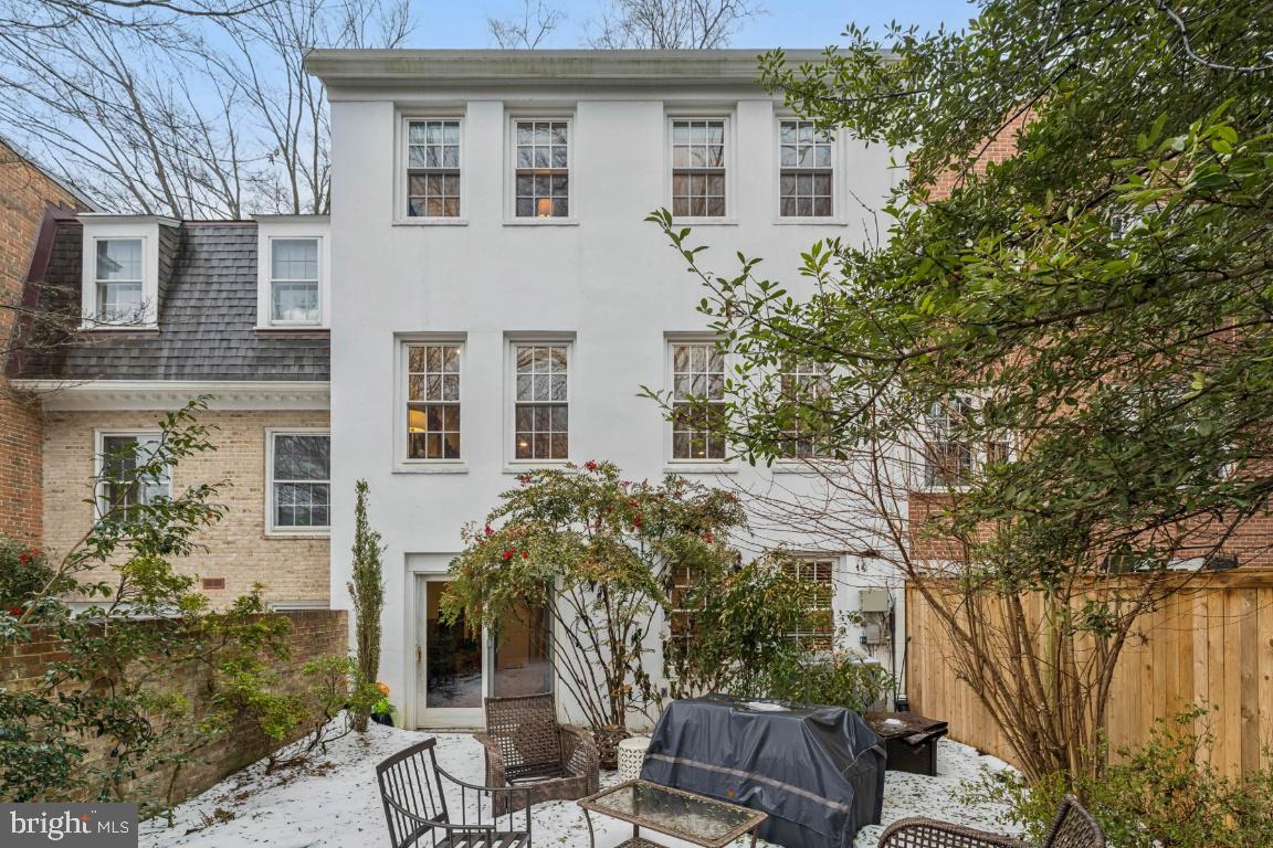 HAMLET PLACE - Residential