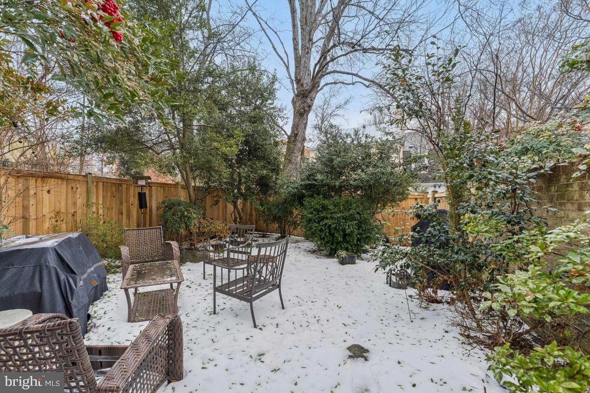 HAMLET PLACE - Residential