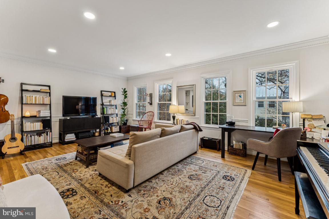 HAMLET PLACE - Residential