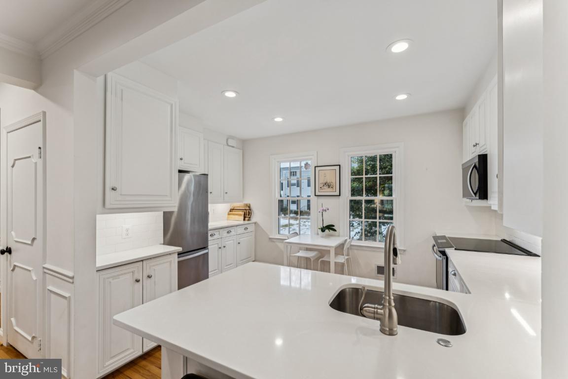 HAMLET PLACE - Residential