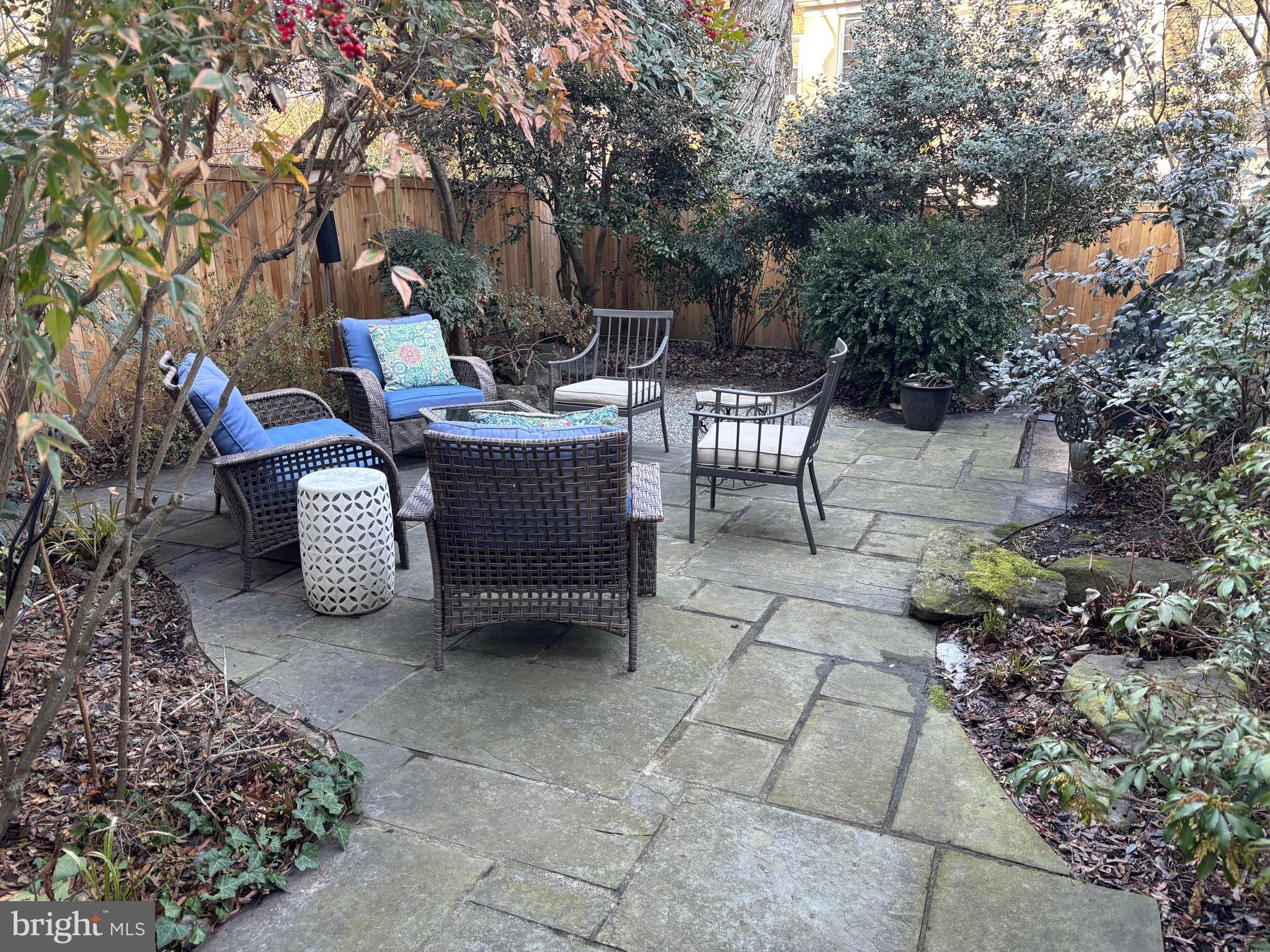 HAMLET PLACE - Residential