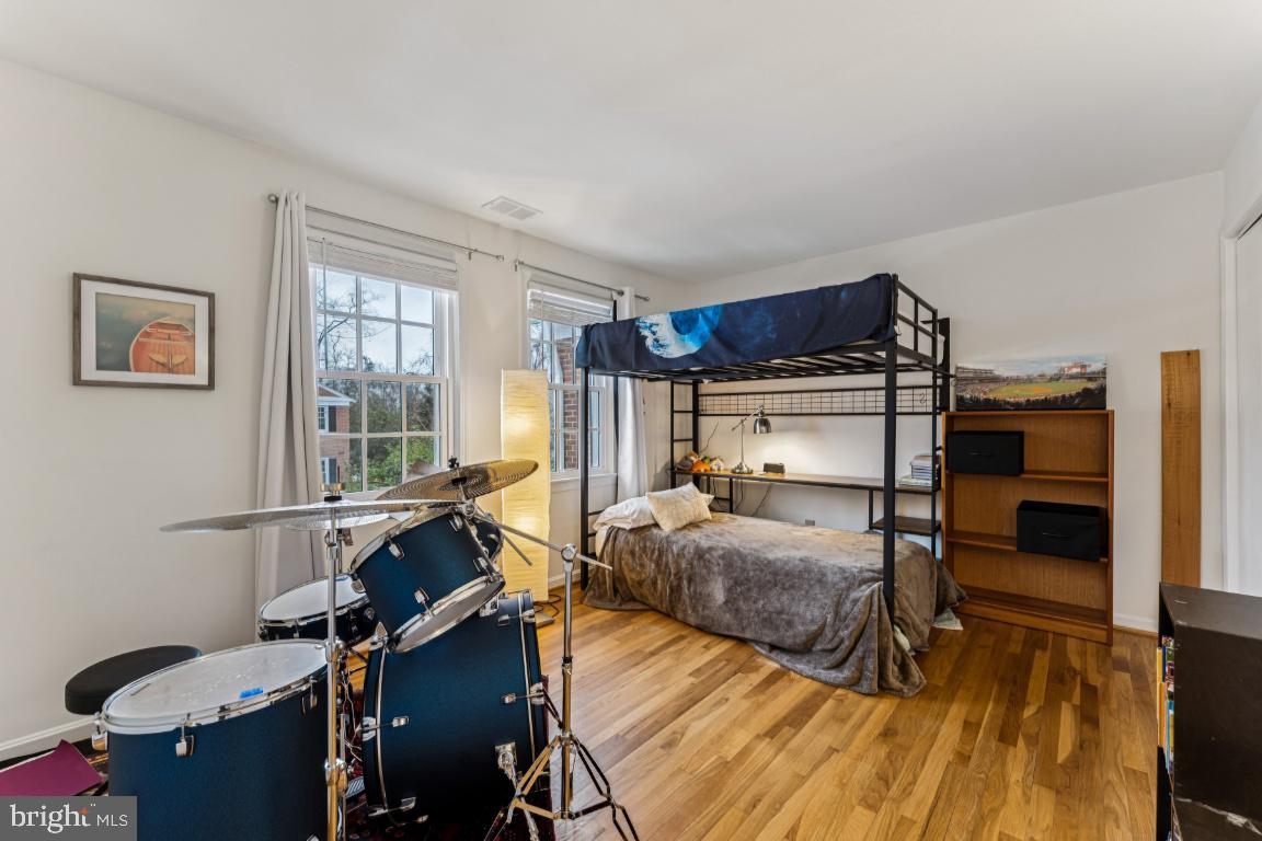 HAMLET PLACE - Residential