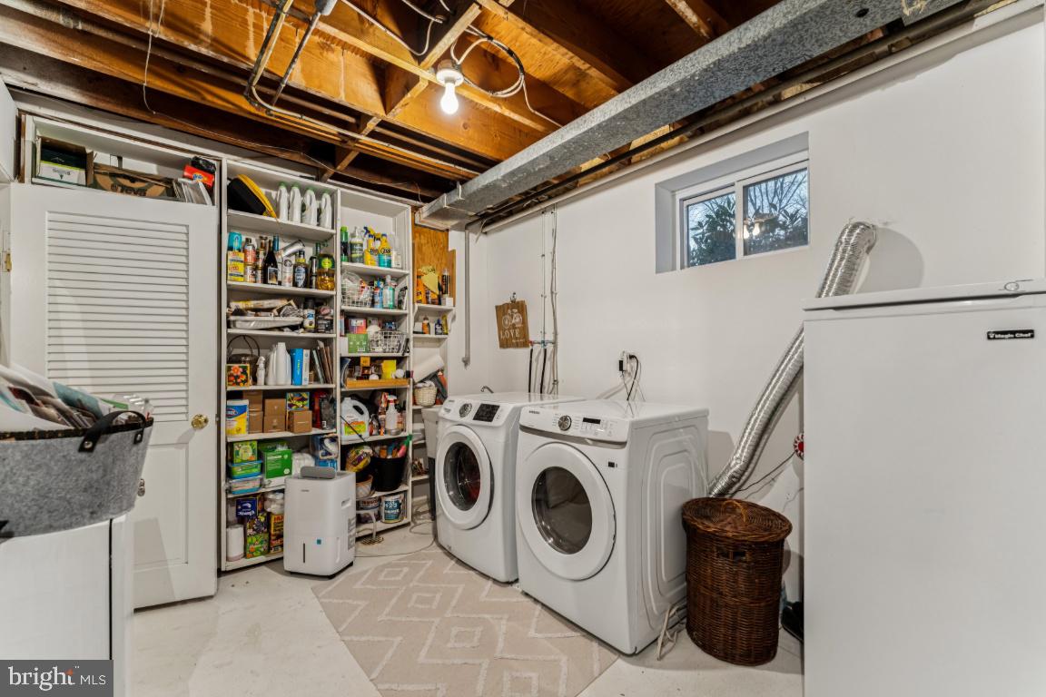 HAMLET PLACE - Residential