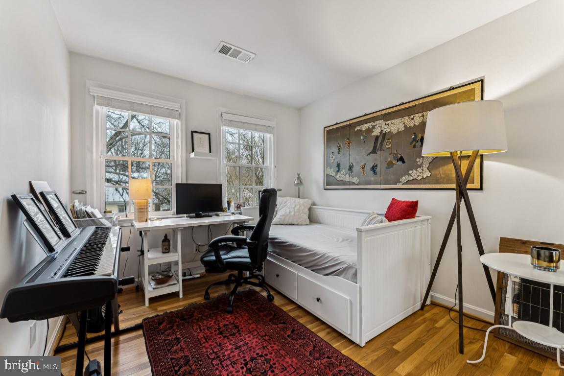 HAMLET PLACE - Residential