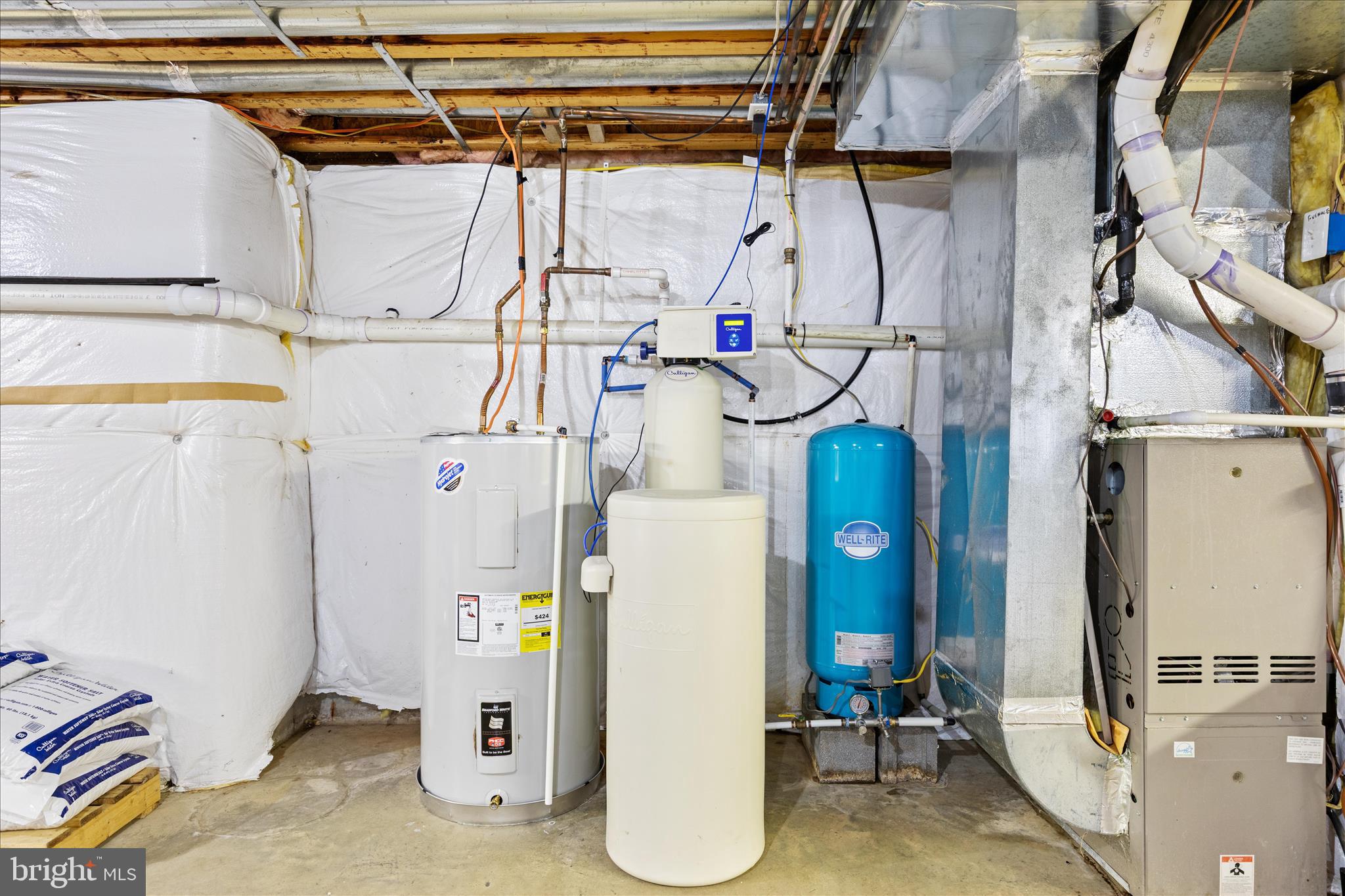 CREEK SIDE WOODS - Residential