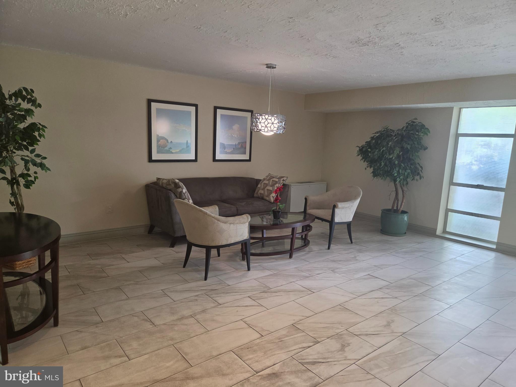 7420 LAKEVIEW DR W103