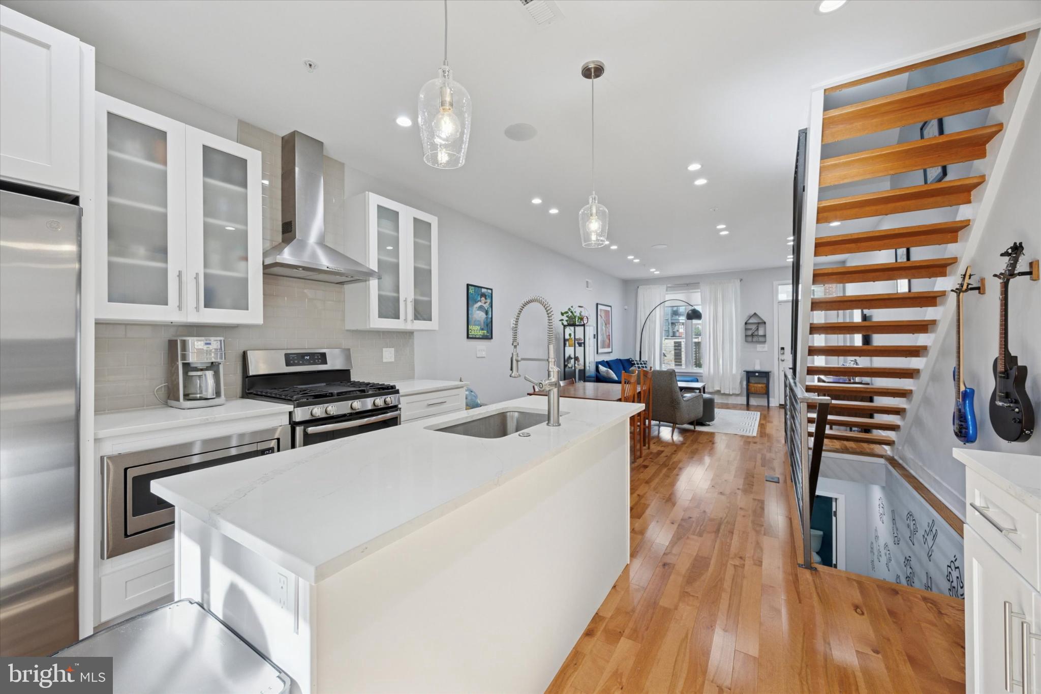 POINT BREEZE - Residential