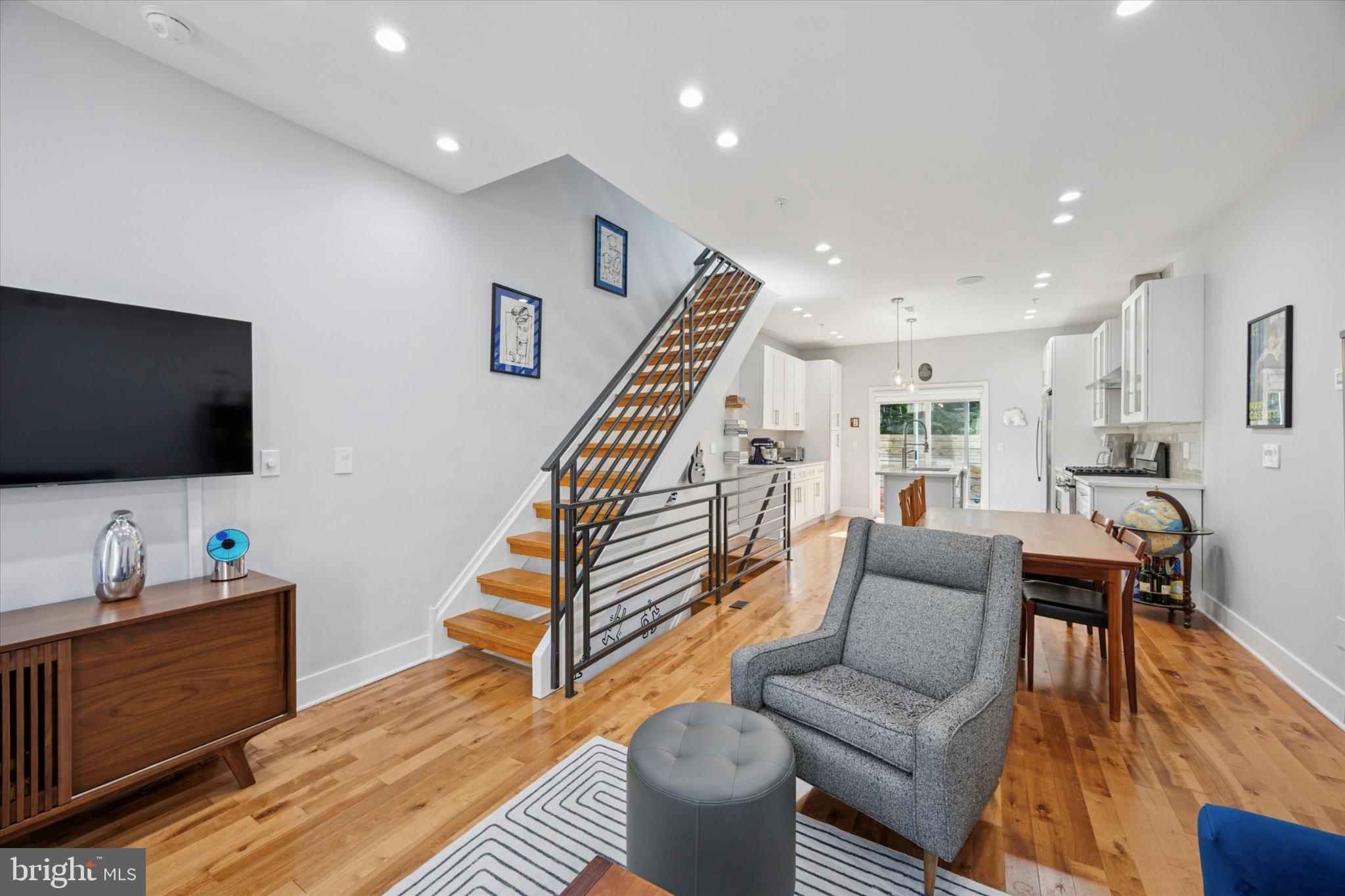 POINT BREEZE - Residential