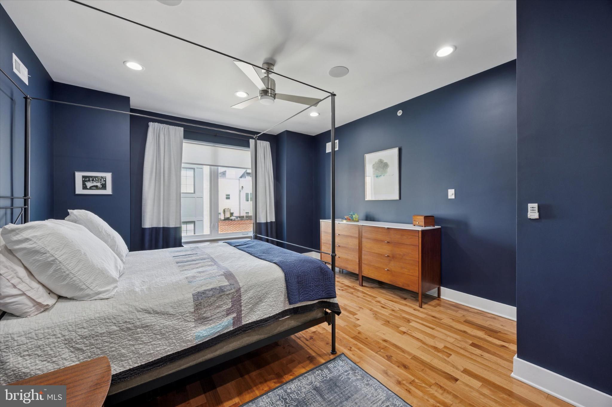 POINT BREEZE - Residential