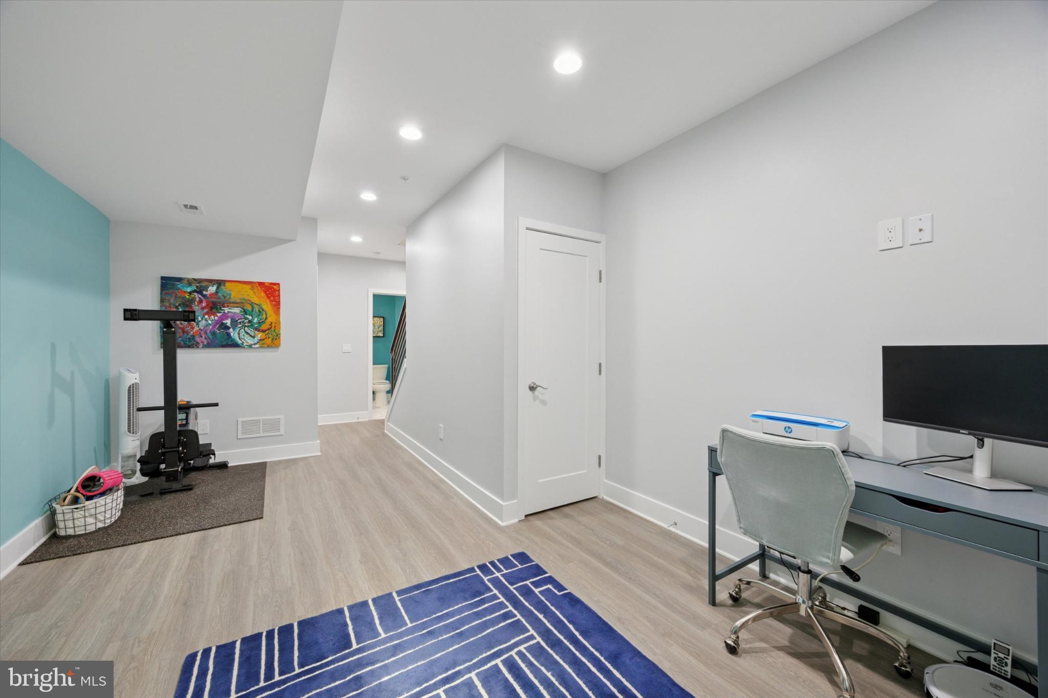 POINT BREEZE - Residential