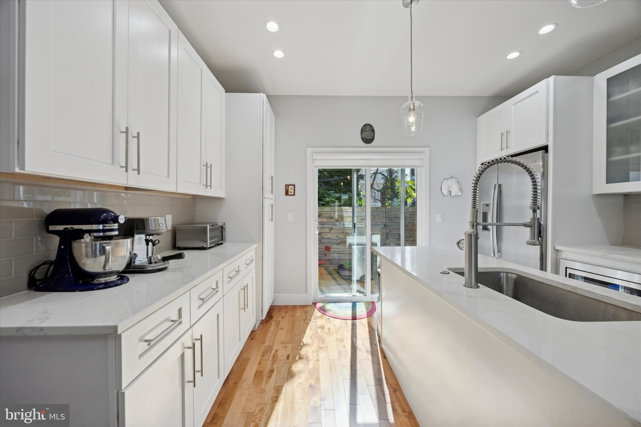 POINT BREEZE - Residential