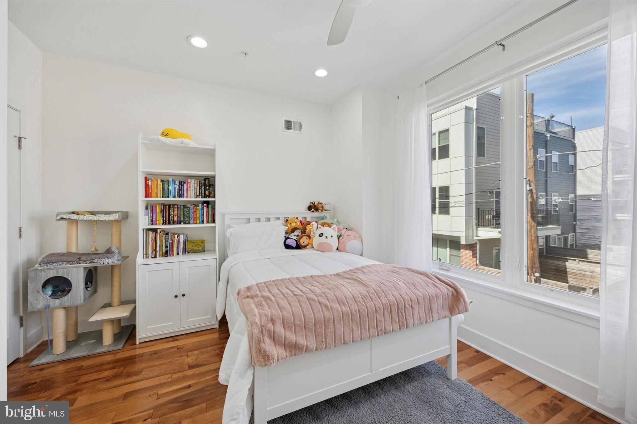 POINT BREEZE - Residential