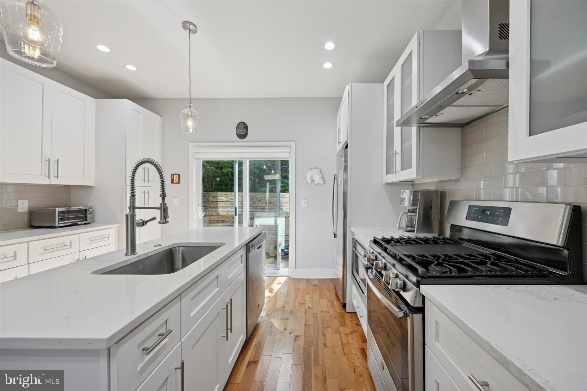 POINT BREEZE - Residential