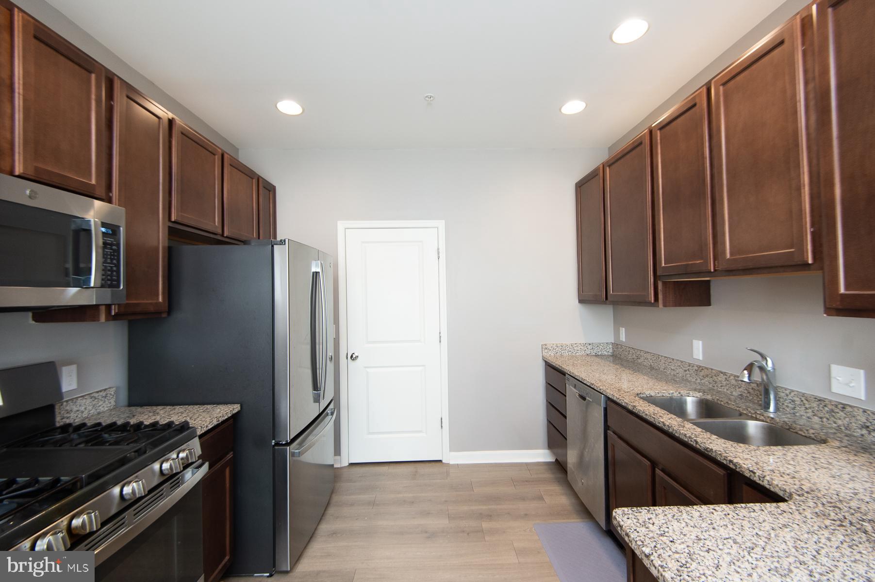 ALGONQUIN - Residential