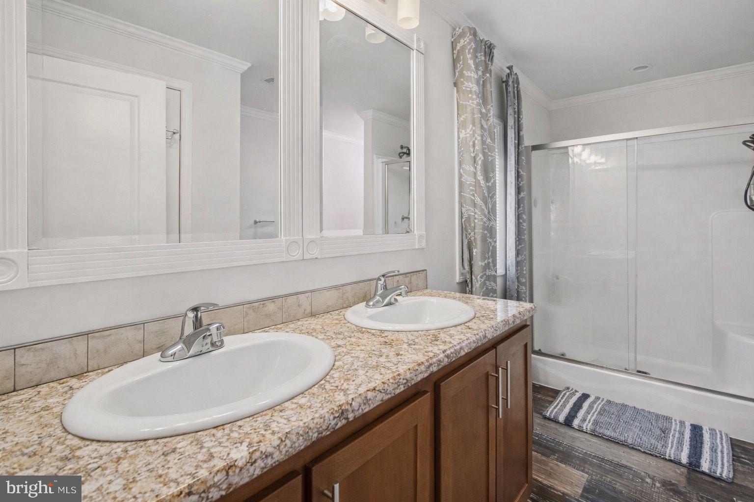 MELODYLAKESCNTRYCLUB - Residential