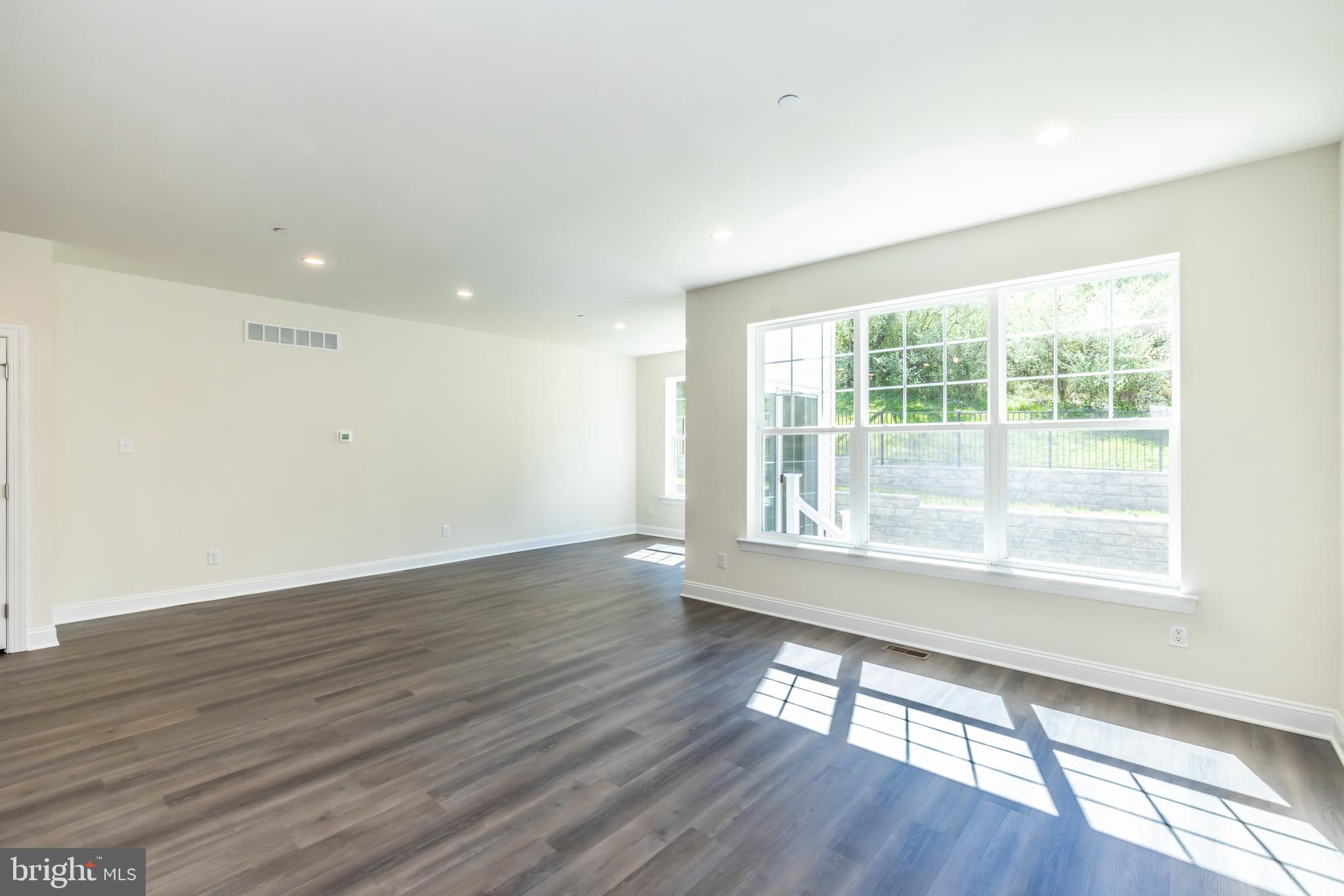WILLISTOWN POINT - Residential