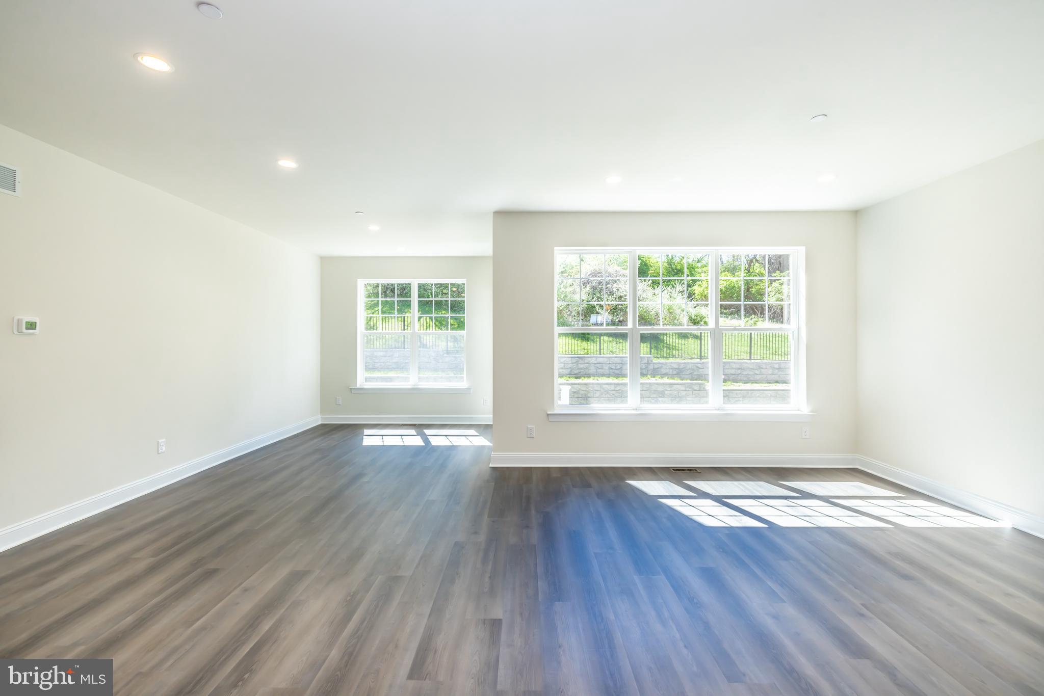 WILLISTOWN POINT - Residential