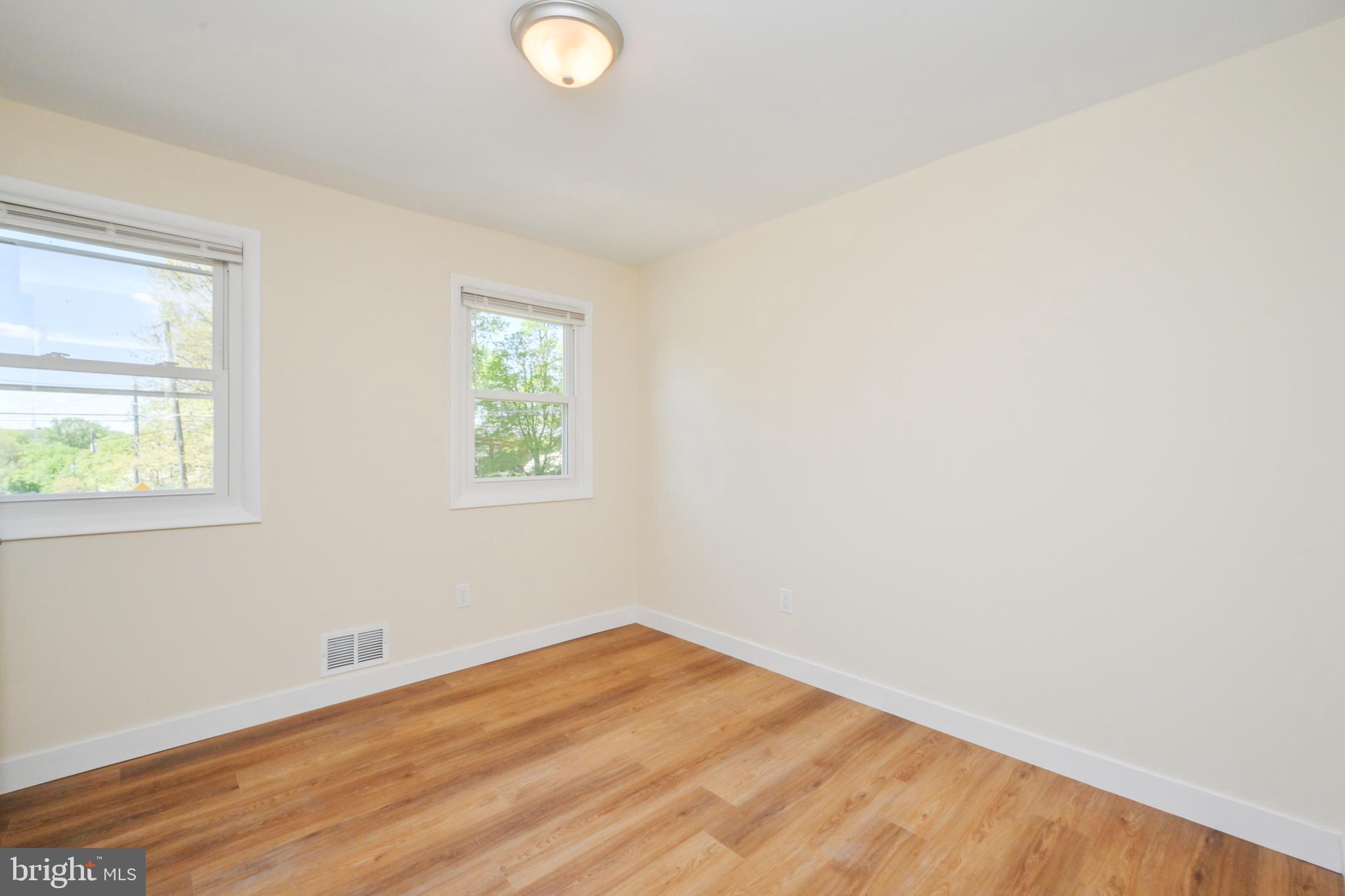 FALLS CHURCH - Residential Lease