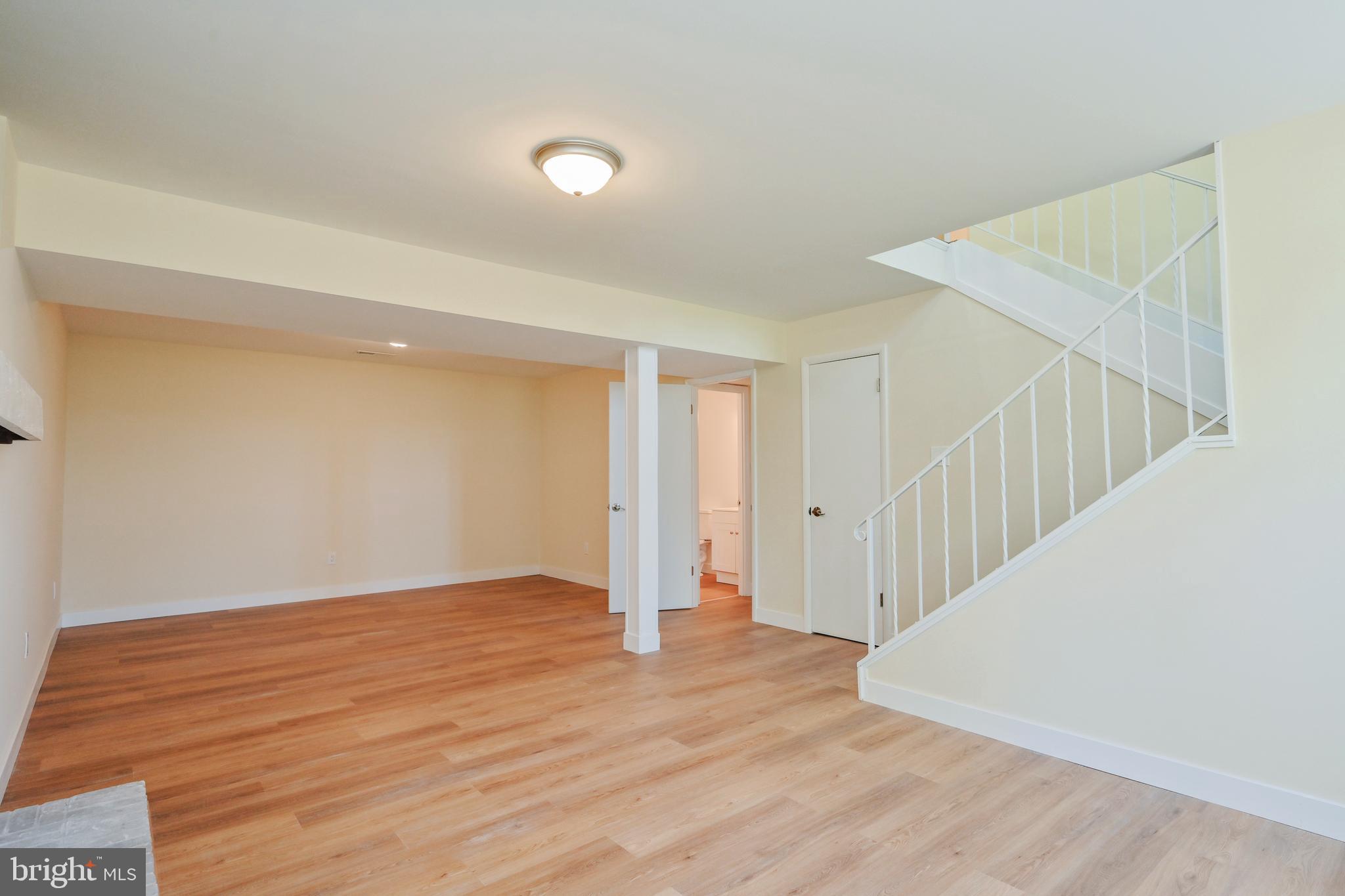 FALLS CHURCH - Residential Lease