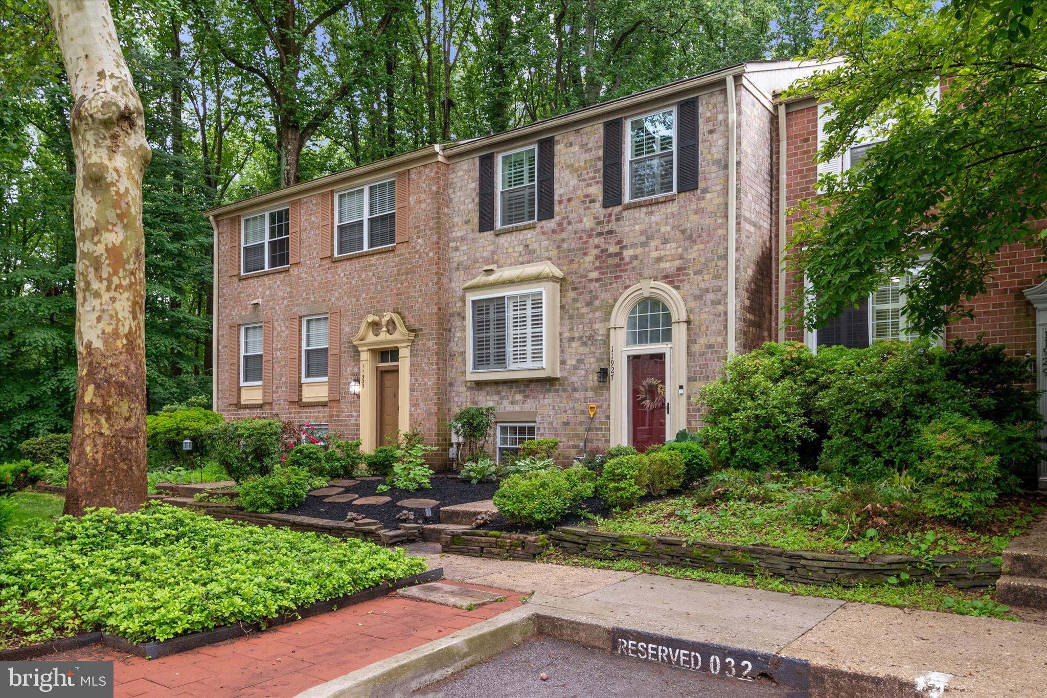 11927 NEW COUNTRY LANE
