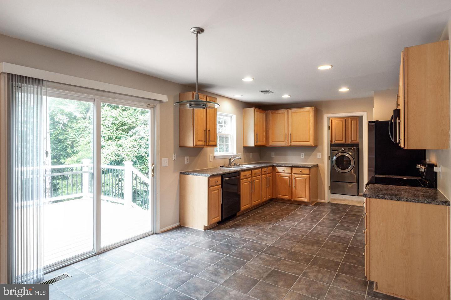 ENGLAND RUN NORTH - Residential Lease