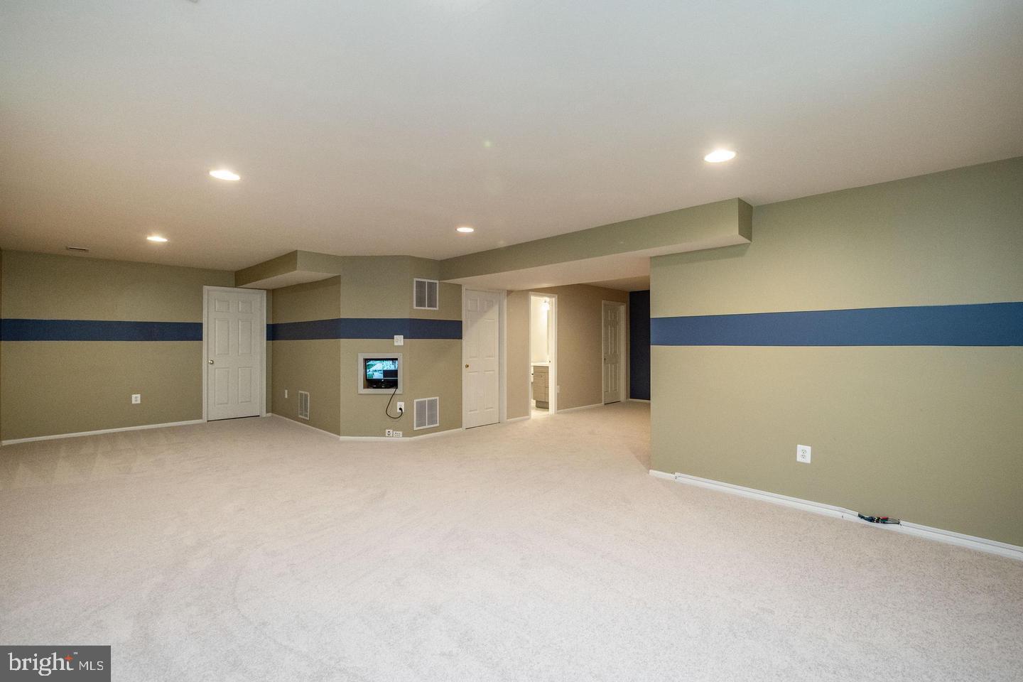 ENGLAND RUN NORTH - Residential Lease