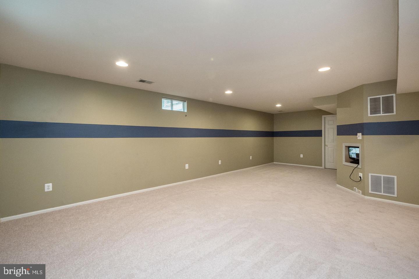 ENGLAND RUN NORTH - Residential Lease