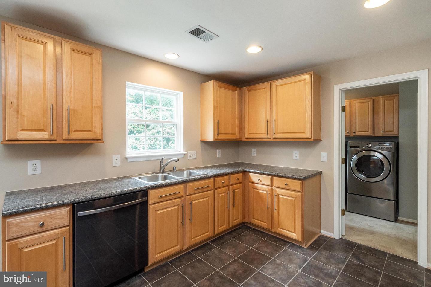 ENGLAND RUN NORTH - Residential Lease