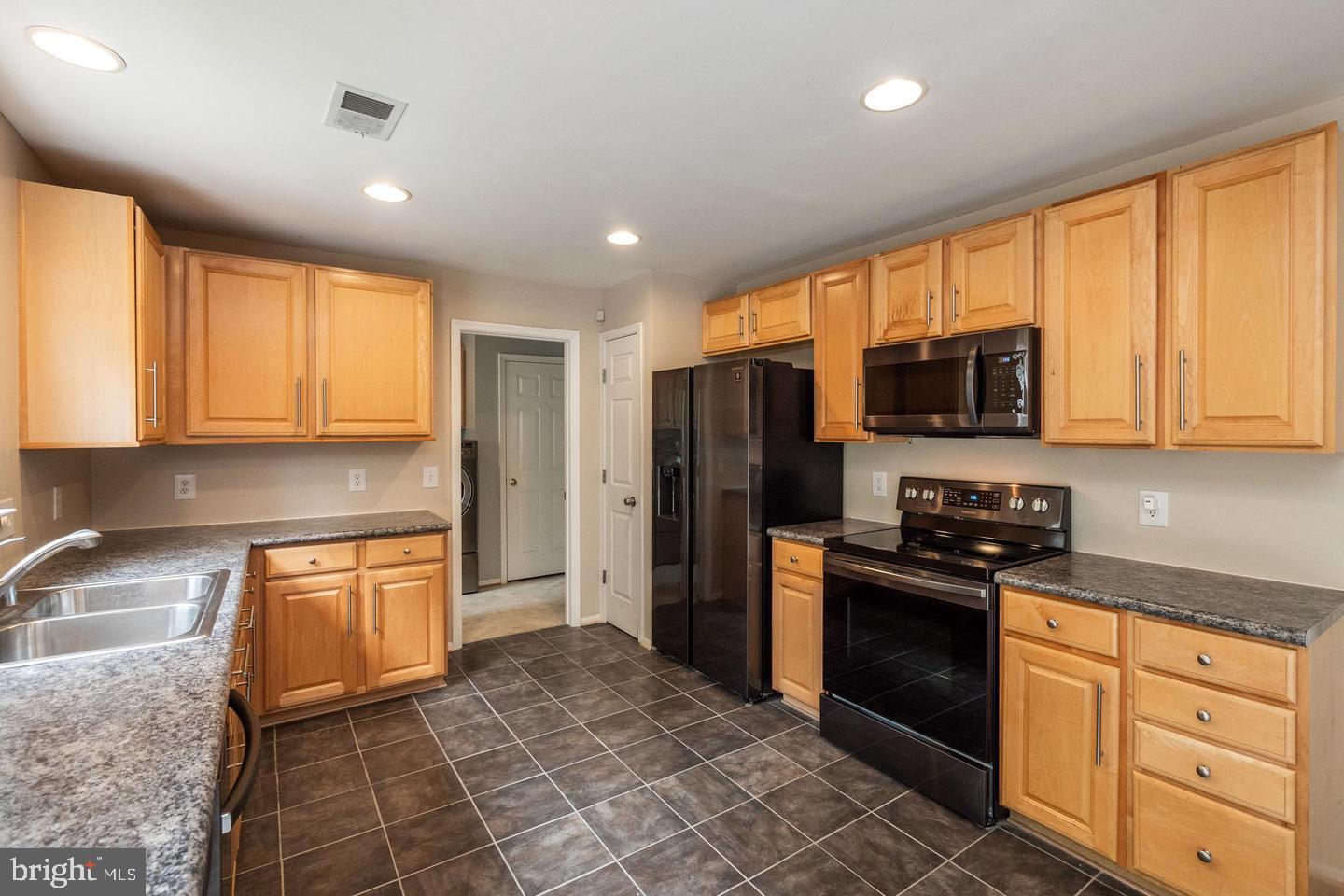 ENGLAND RUN NORTH - Residential Lease