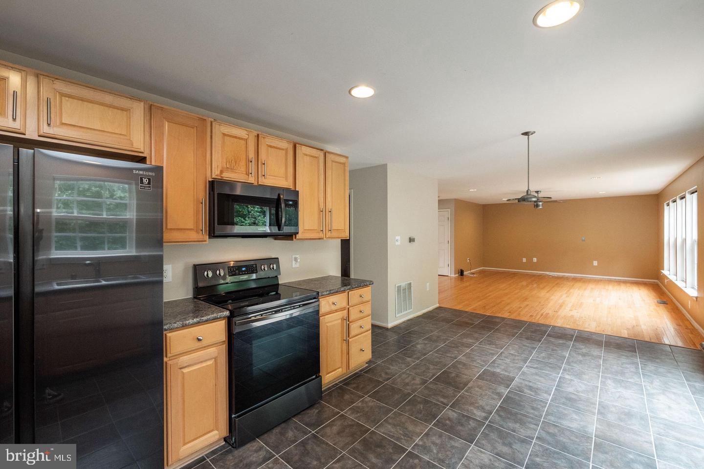 ENGLAND RUN NORTH - Residential Lease