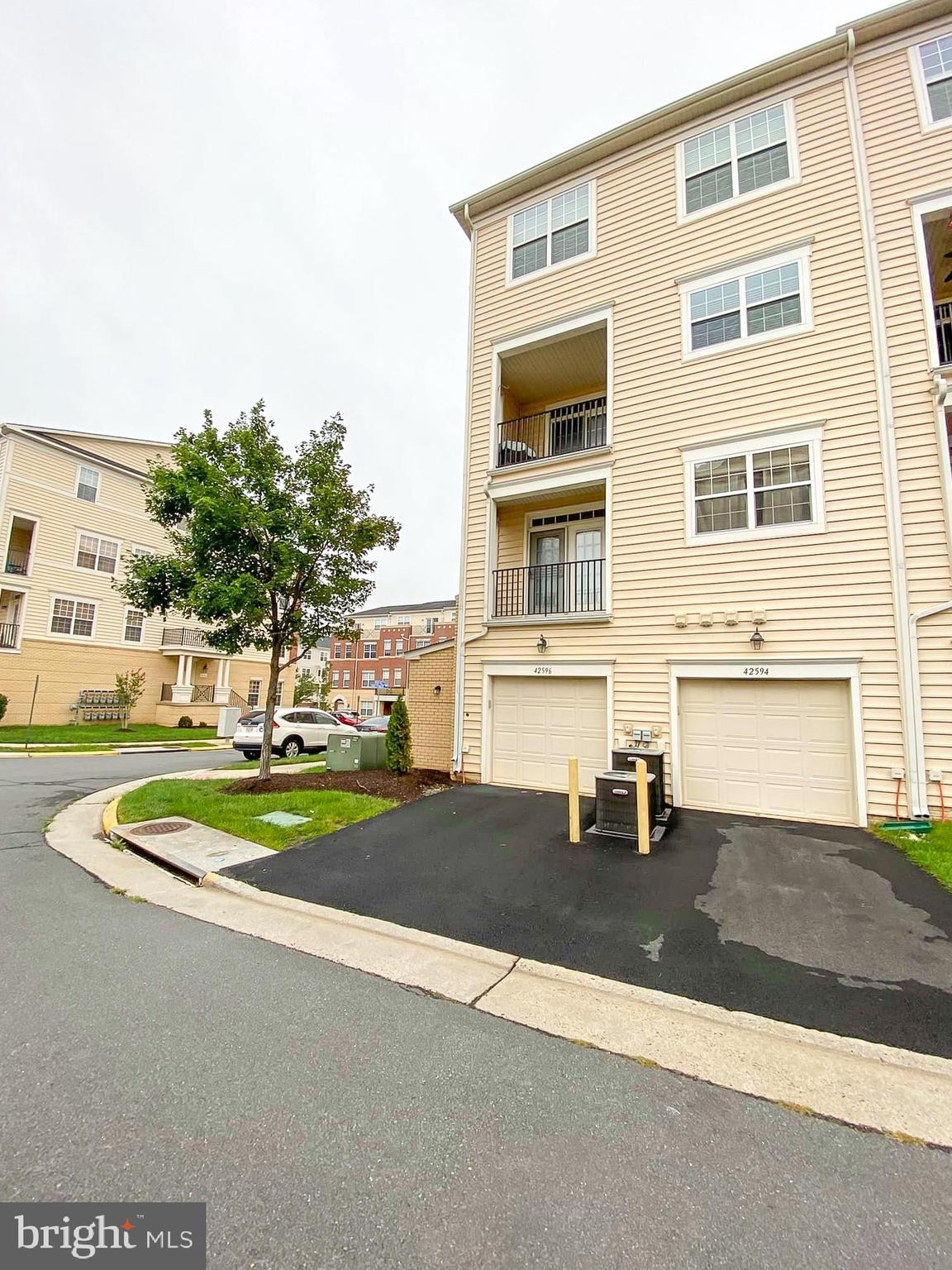 RESIDENCES AT BRAMBLETON - Residential Lease