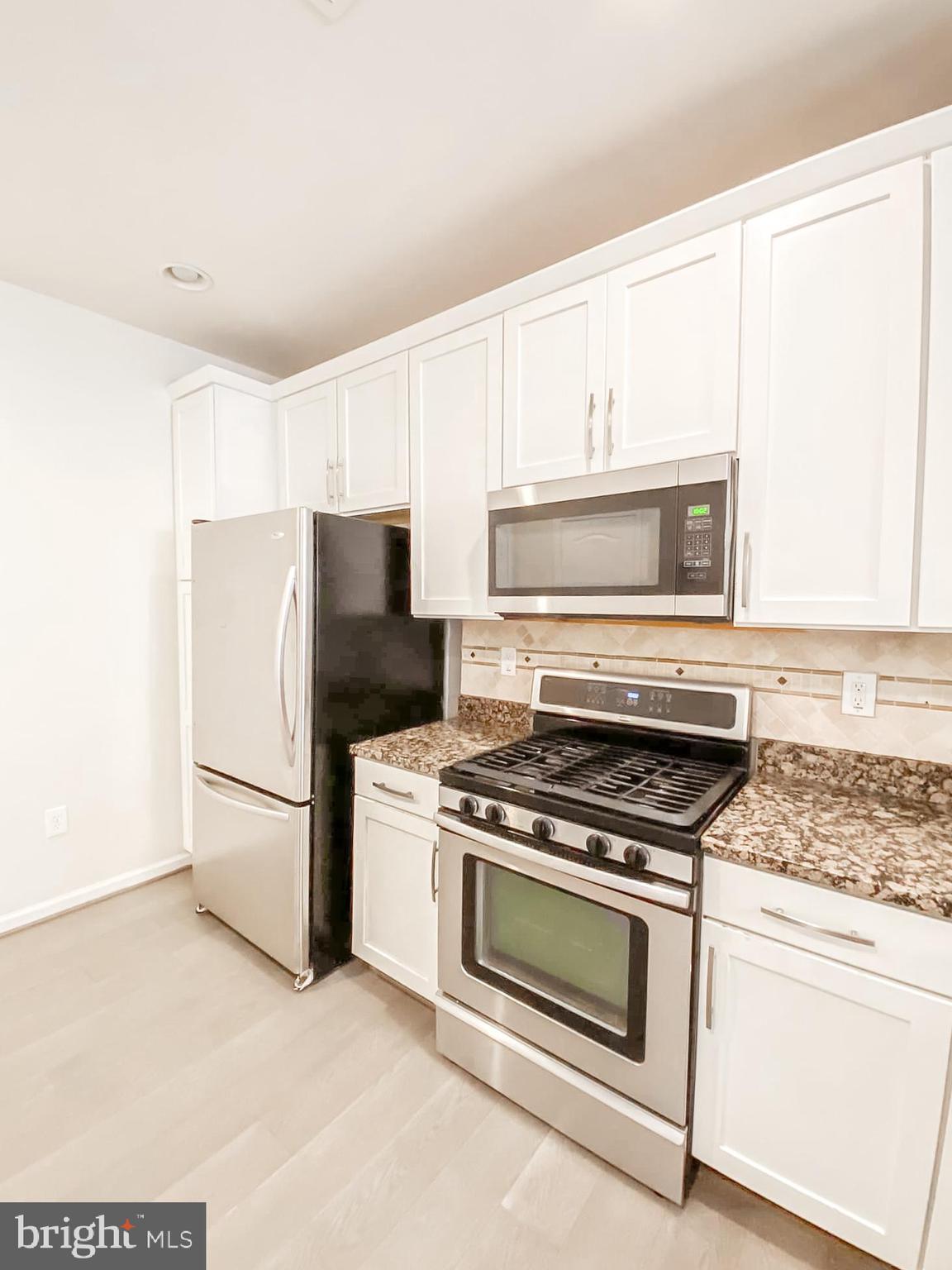 RESIDENCES AT BRAMBLETON - Residential Lease