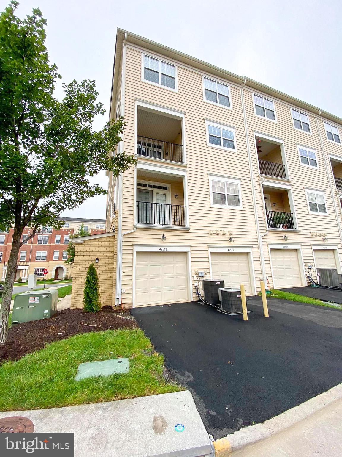 RESIDENCES AT BRAMBLETON - Residential Lease