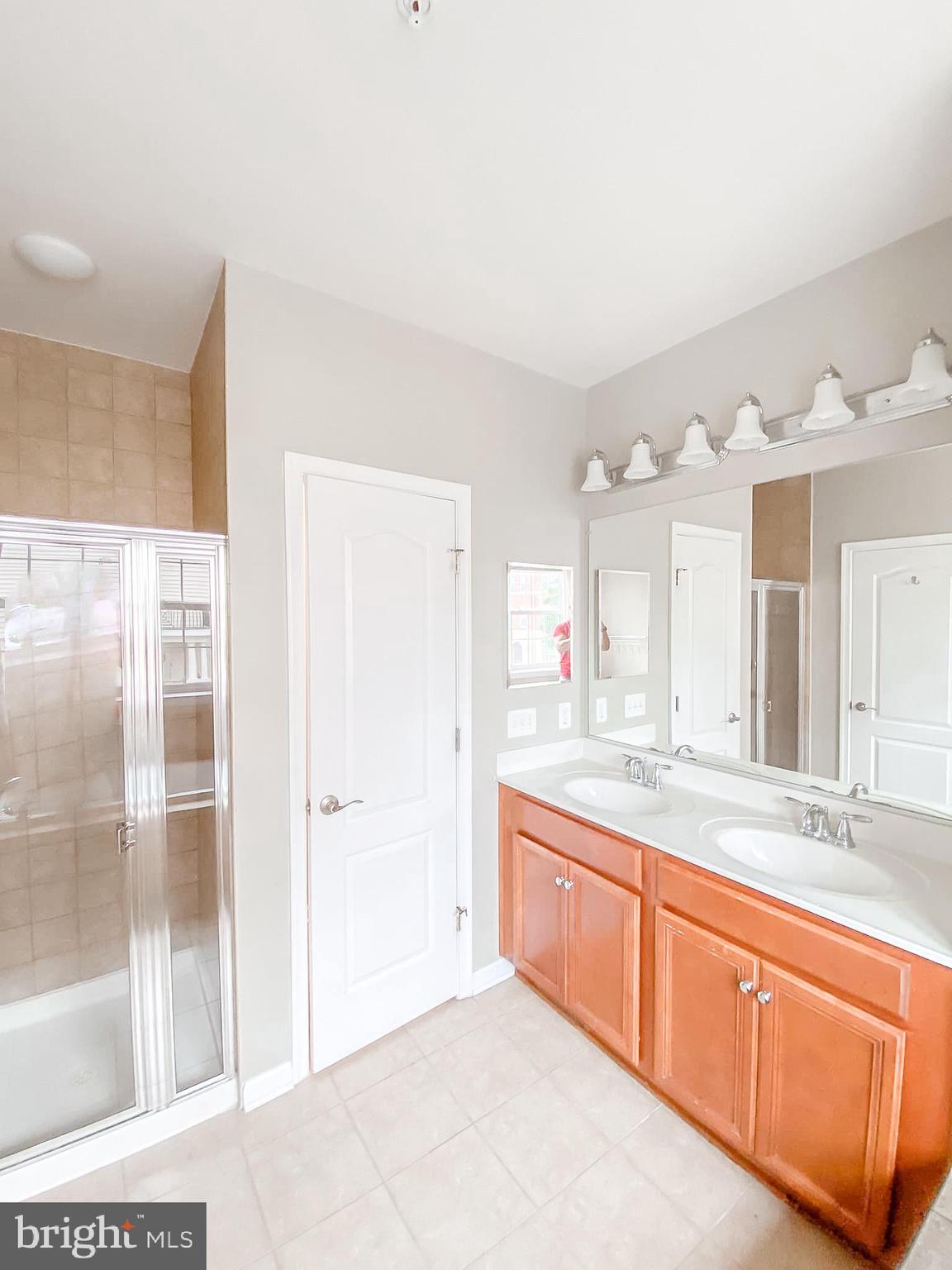 RESIDENCES AT BRAMBLETON - Residential Lease