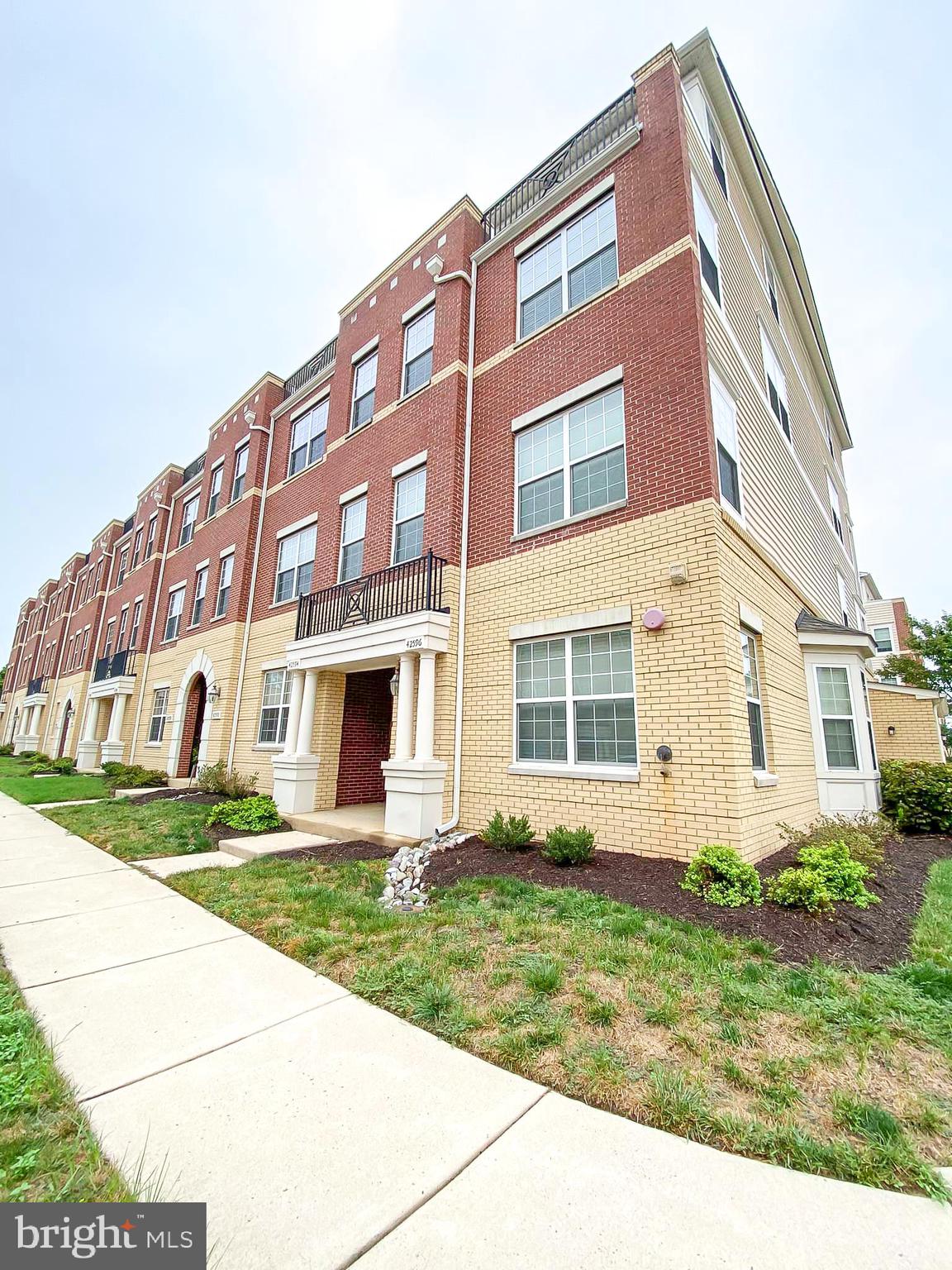 RESIDENCES AT BRAMBLETON - Residential Lease