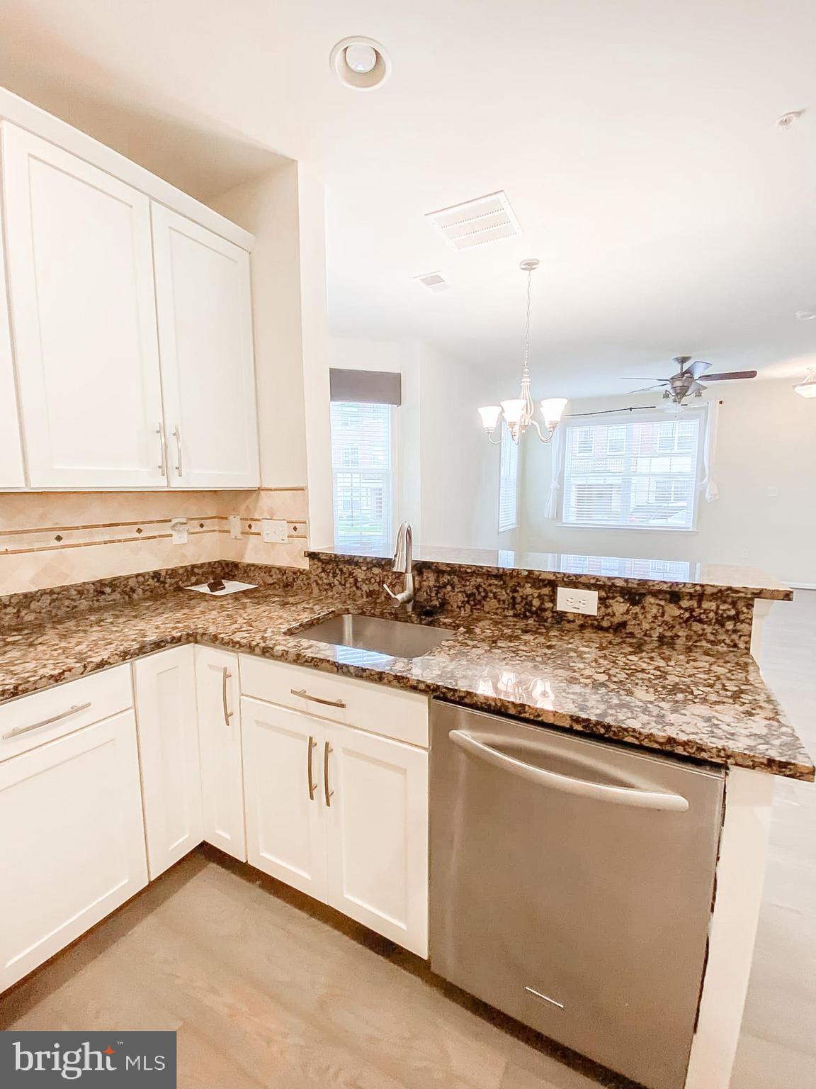 RESIDENCES AT BRAMBLETON - Residential Lease