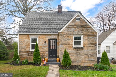 Homes For Sale - 909 Beechwood Drive<br/> Washington County, HAGERSTOWN, MD 21742