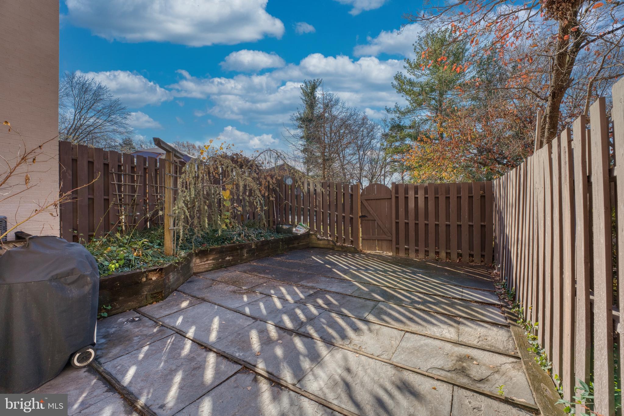 STRATHMEADE SQUARE - Residential Lease