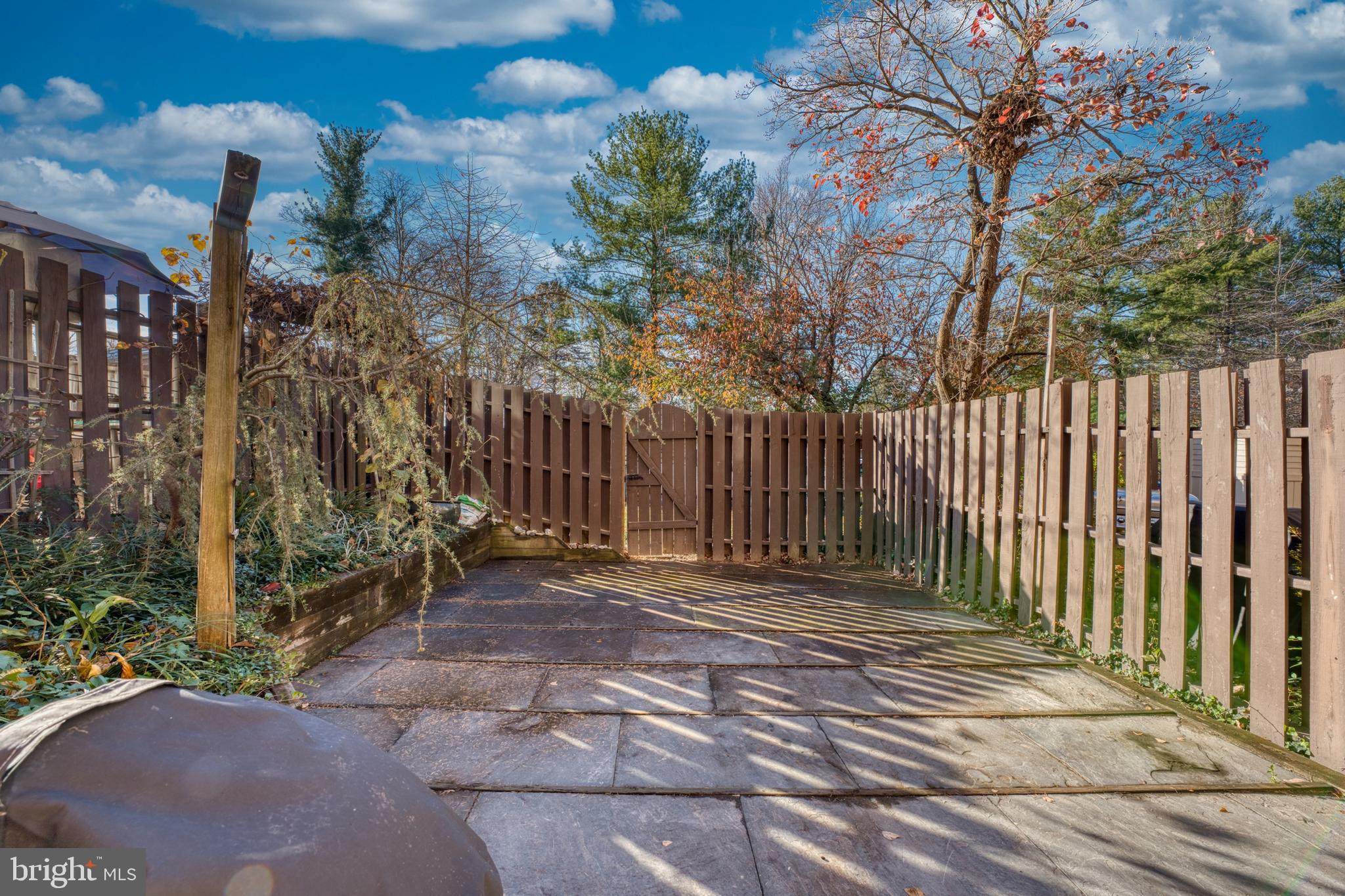 STRATHMEADE SQUARE - Residential Lease