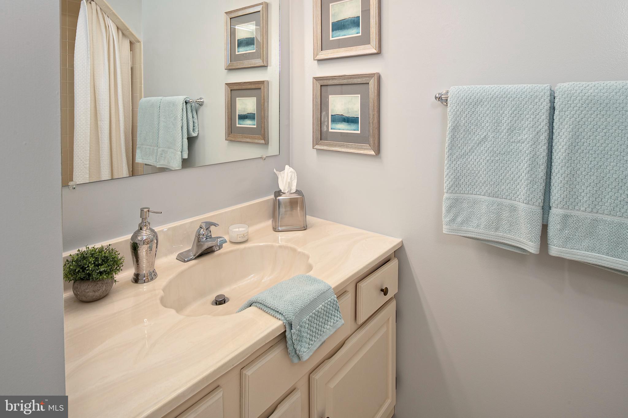 NAPLES MANOR - Residential