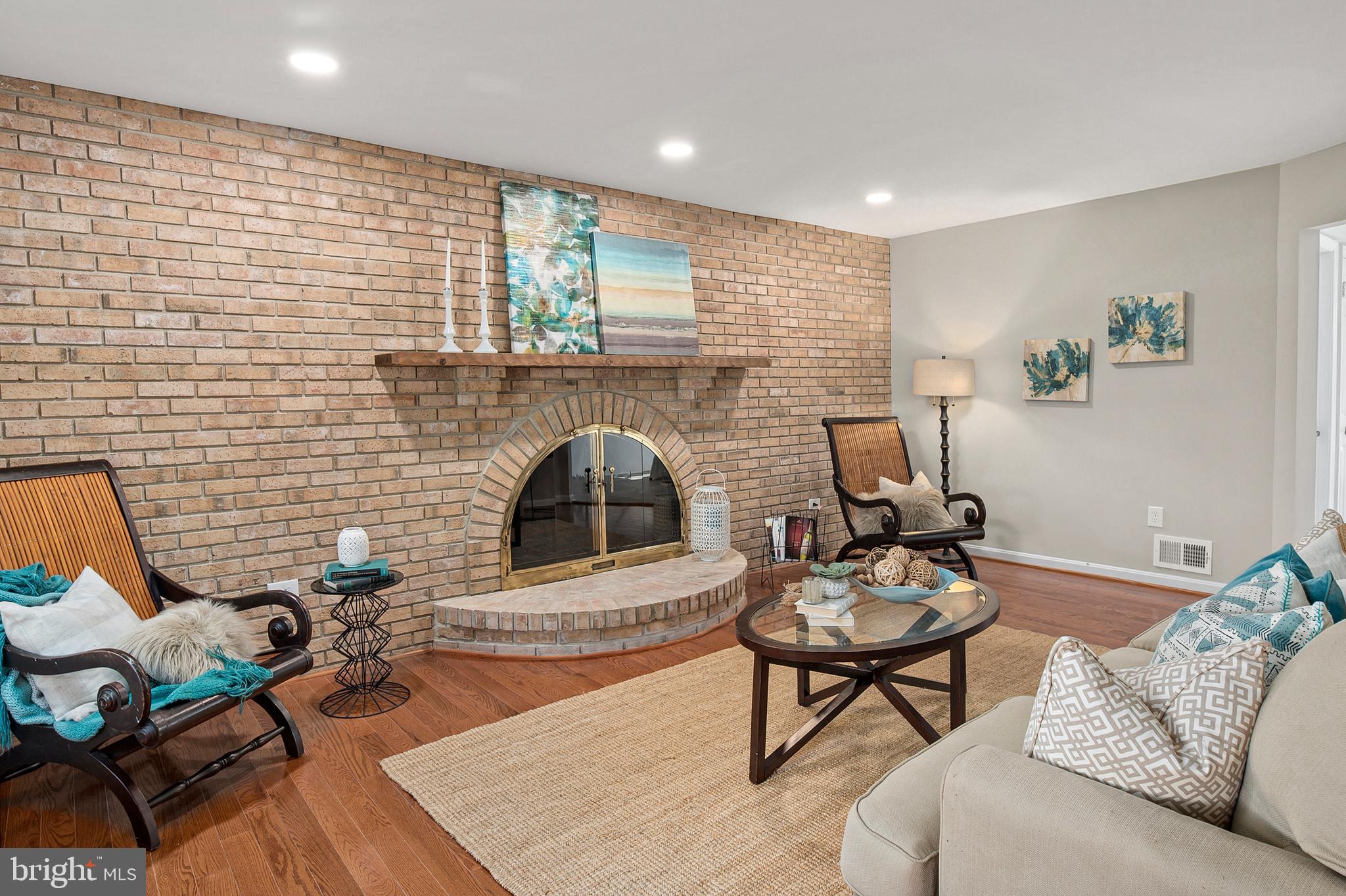 NAPLES MANOR - Residential