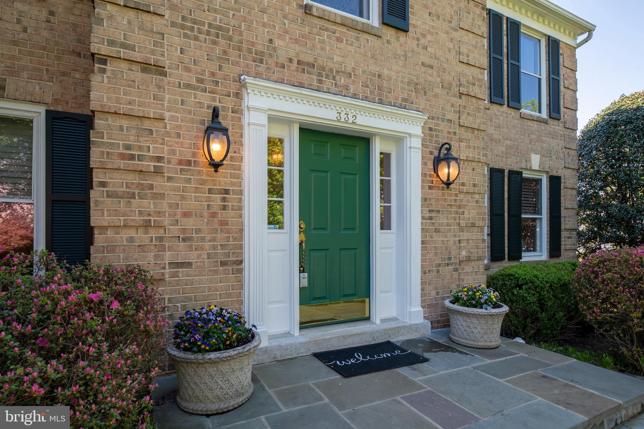 NAPLES MANOR - Residential