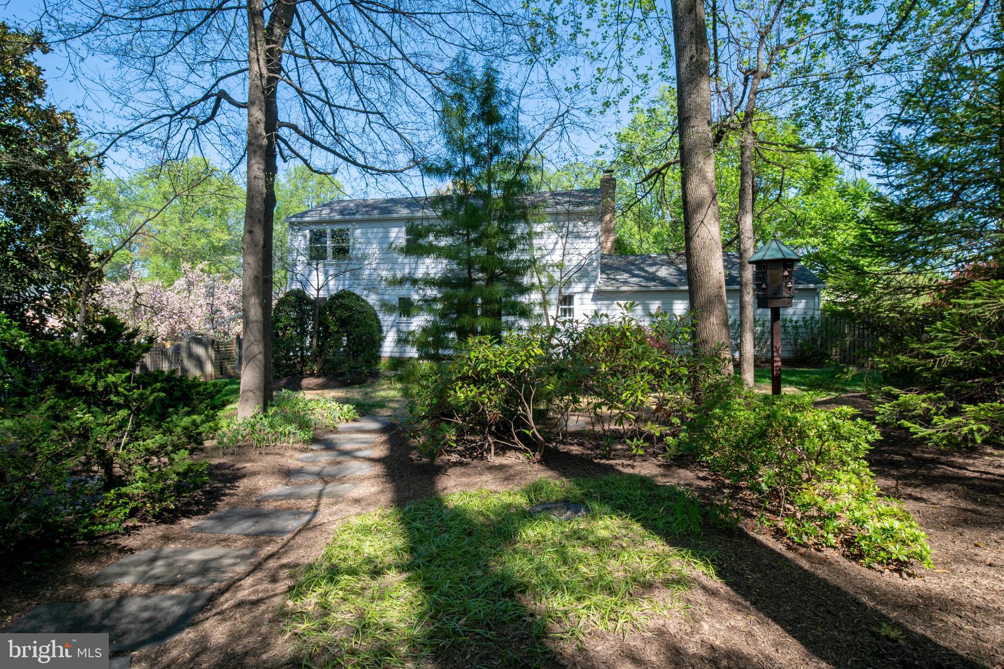 NAPLES MANOR - Residential