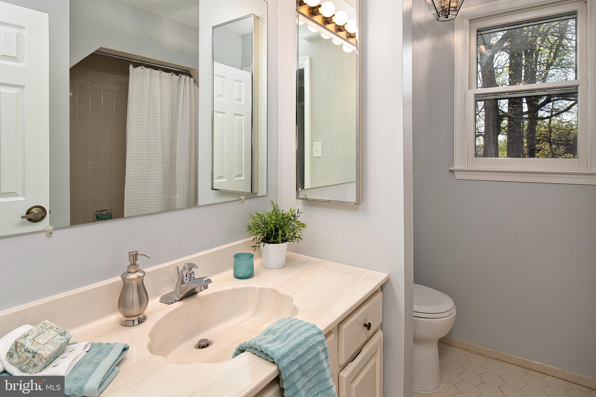 NAPLES MANOR - Residential