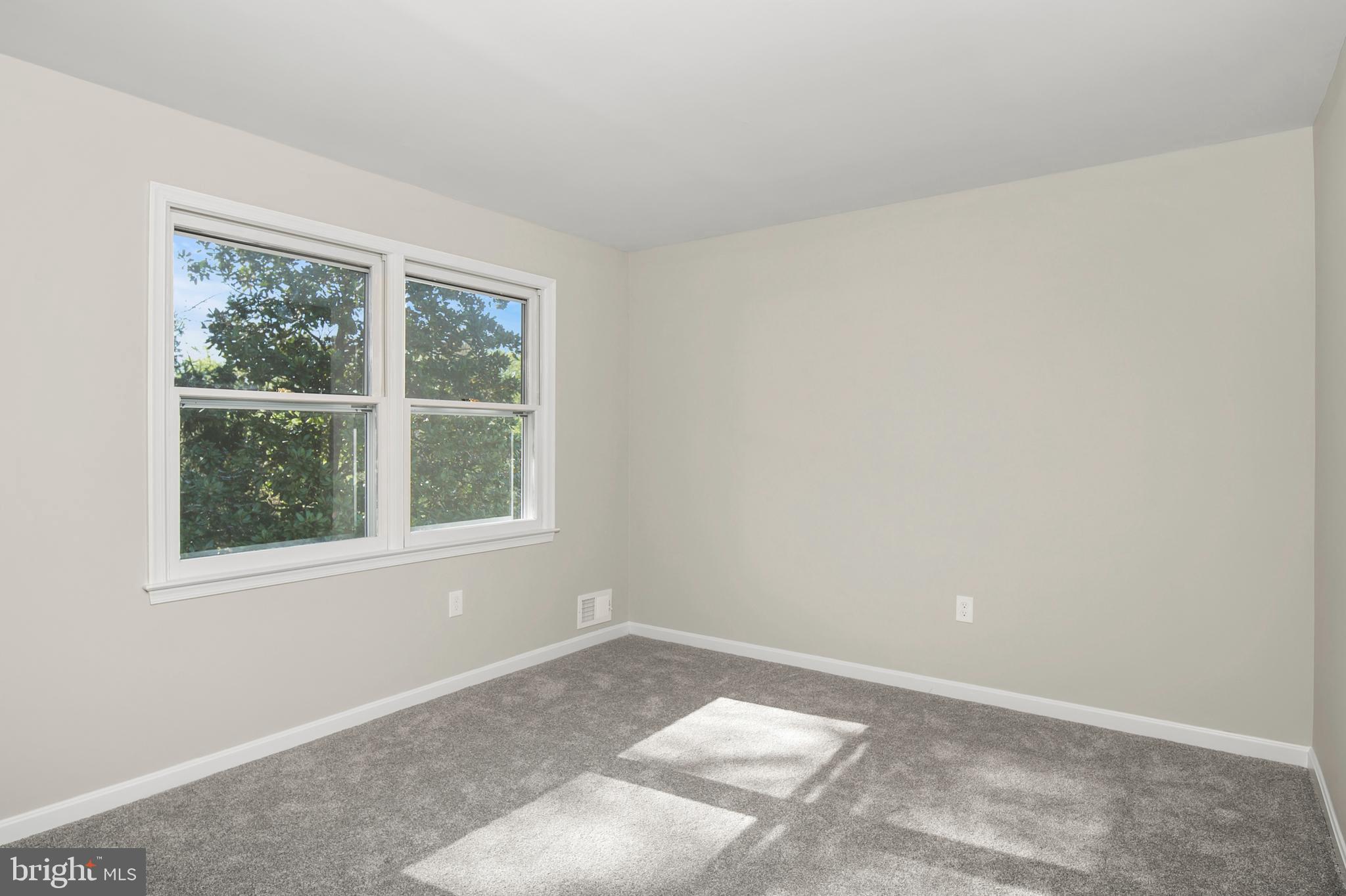 NAPLES MANOR - Residential