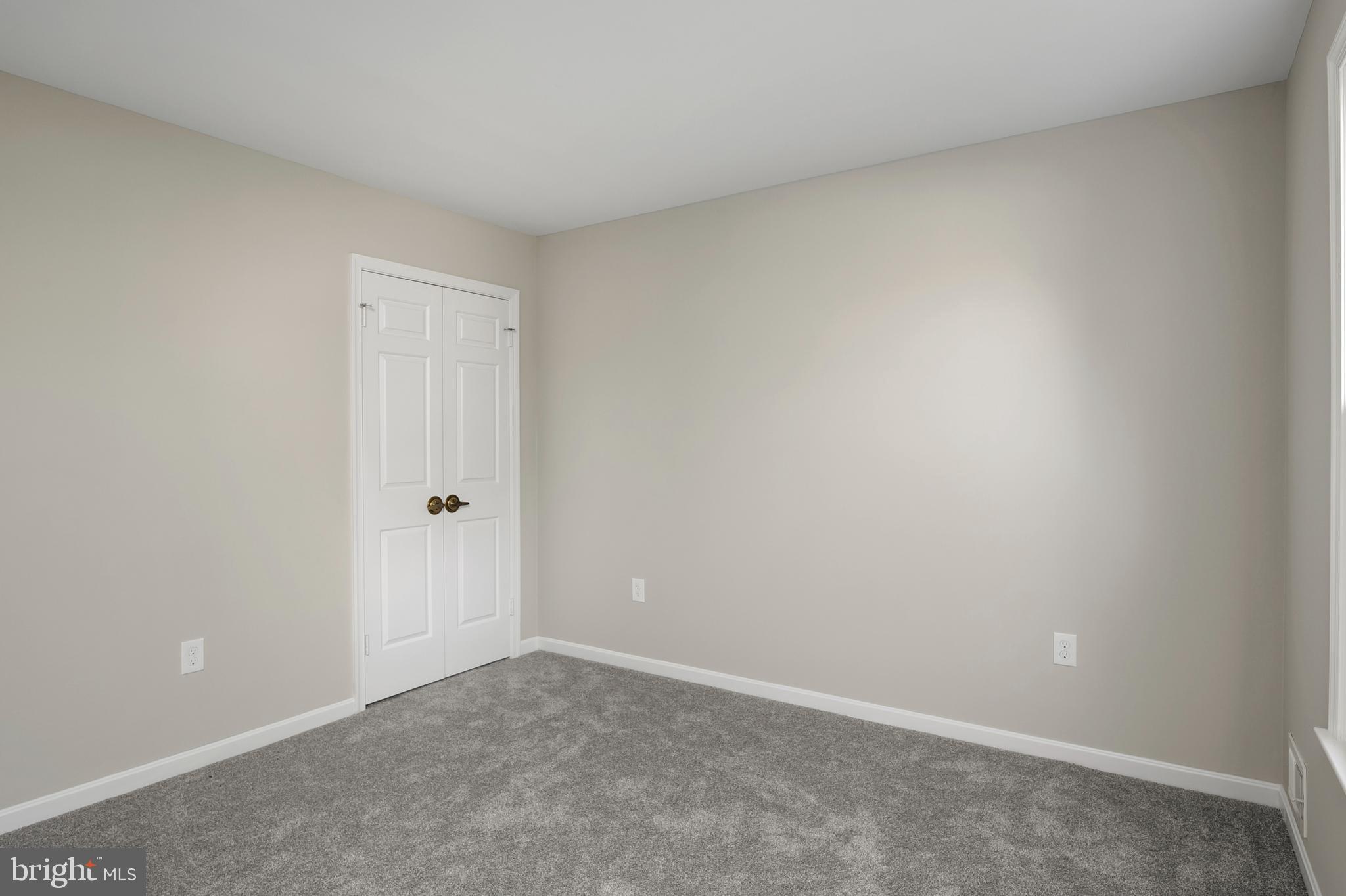 NAPLES MANOR - Residential