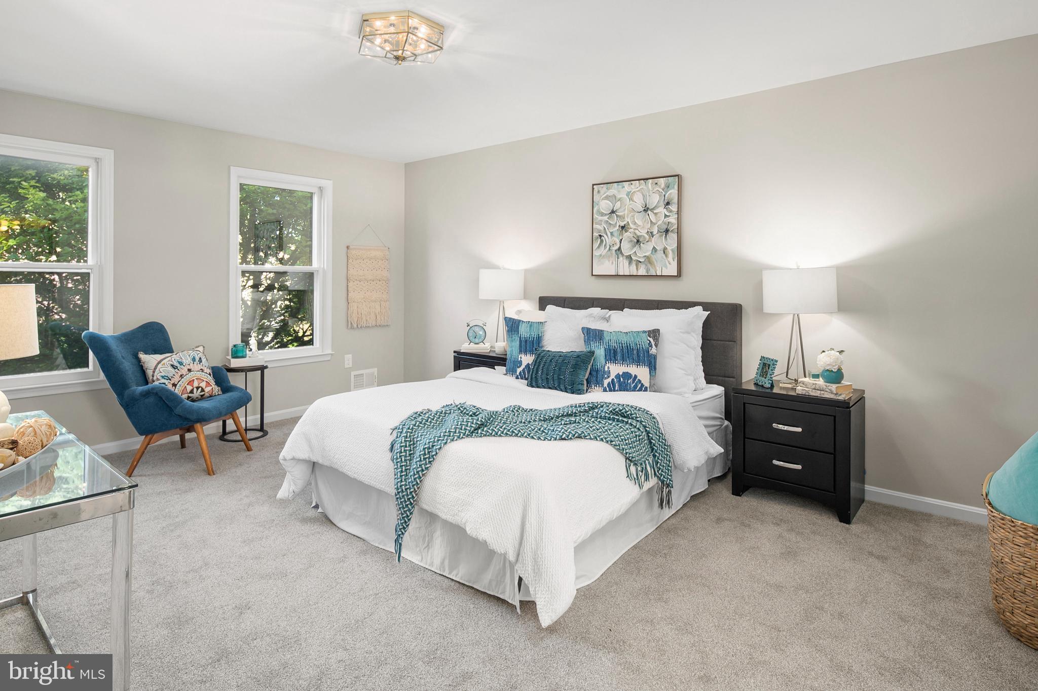 NAPLES MANOR - Residential