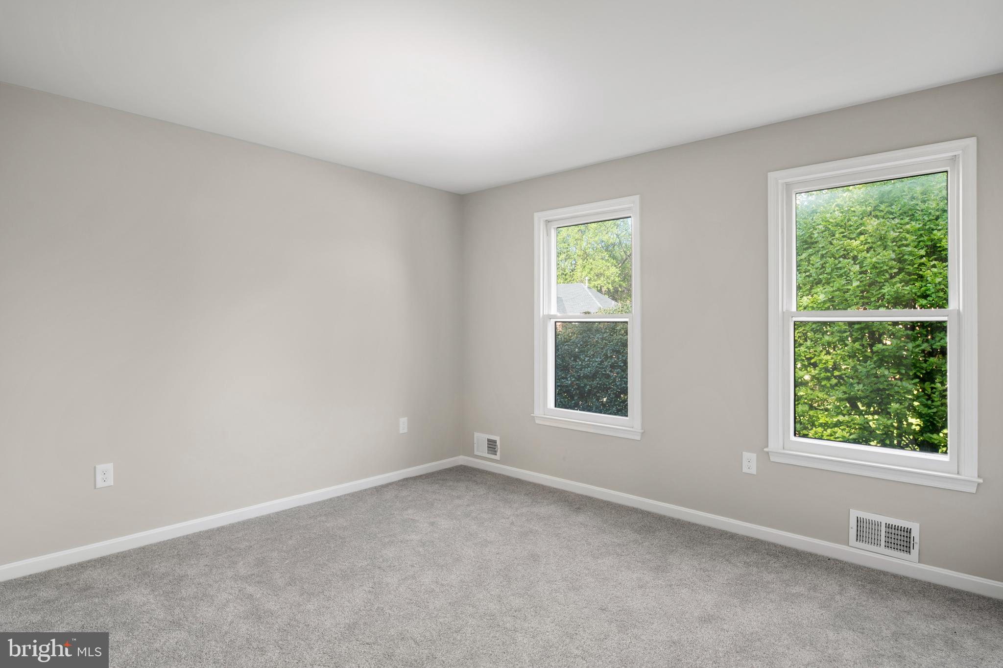 NAPLES MANOR - Residential